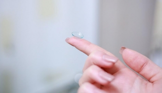 【病例分享】隱形眼鏡戴一年忘了摘會怎么樣？有人竟真的這樣做了，下場...
